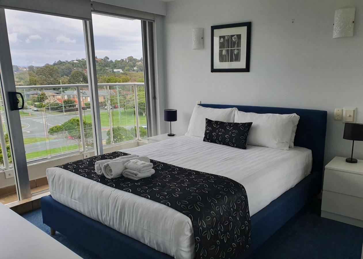 Pacific Surf Absolute Beachfront Apartments Gold Coast Exterior photo