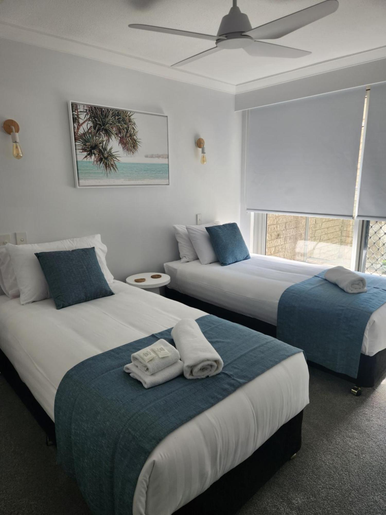 Pacific Surf Absolute Beachfront Apartments Gold Coast Exterior photo